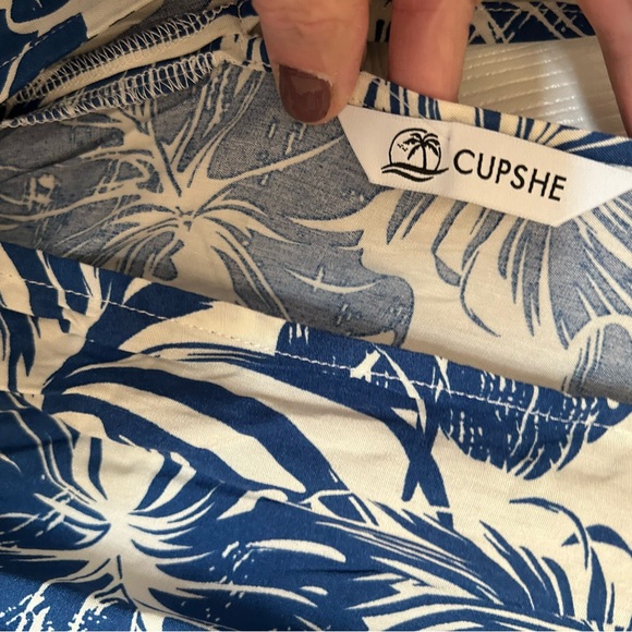 Blue and White Floral Swim Coverup, CUPSHE, NWT, size Medium - Picture 3 of 5